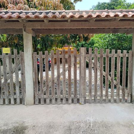 Casinha Amarela Arraial do Cabo Exterior foto